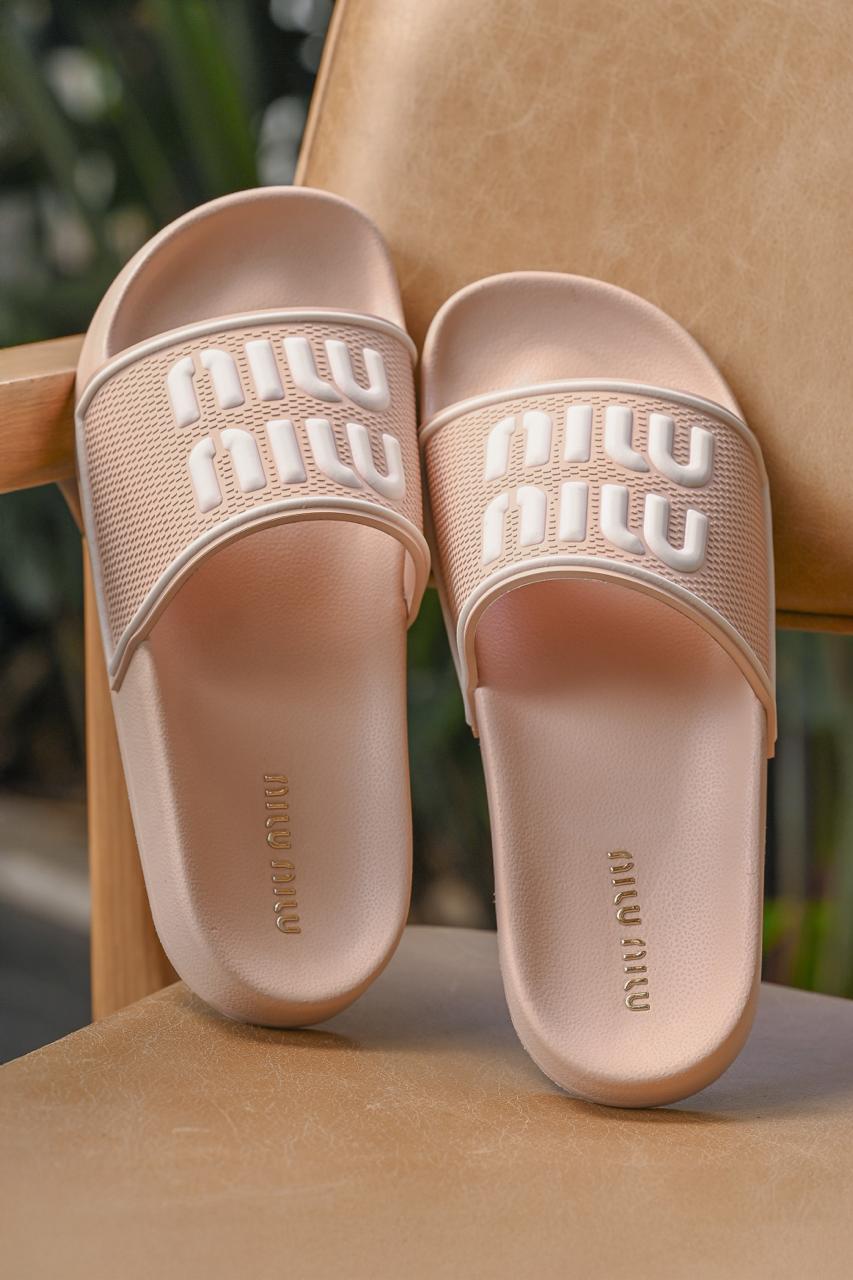 Papete Feminino Slide Miu Miu + elegância - Luxo