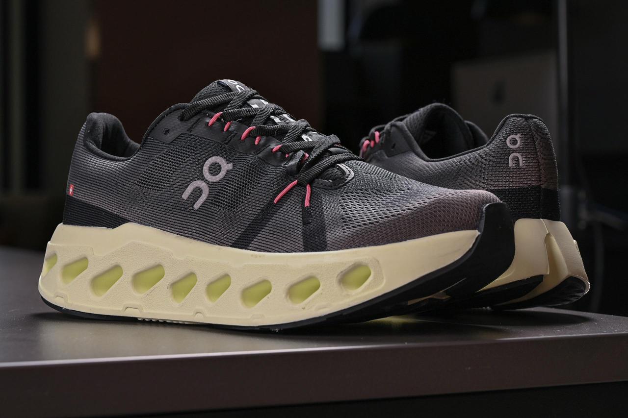 Tênis Esportivo Masculino Running cloudclipse Ultra Conforto com Solado Amortecedor Grafite/Verde