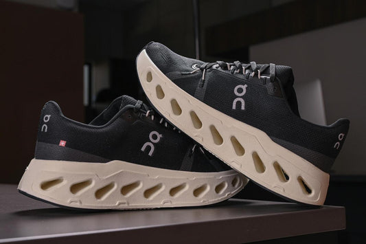 Tênis Esportivo Masculino Running cloudclipse Ultra Conforto com Solado Amortecedor Preto/Bege