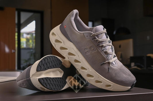 Tênis Esportivo Masculino Running cloudclipse Ultra Conforto com Solado Amortecedor Cinza Claro/Bege