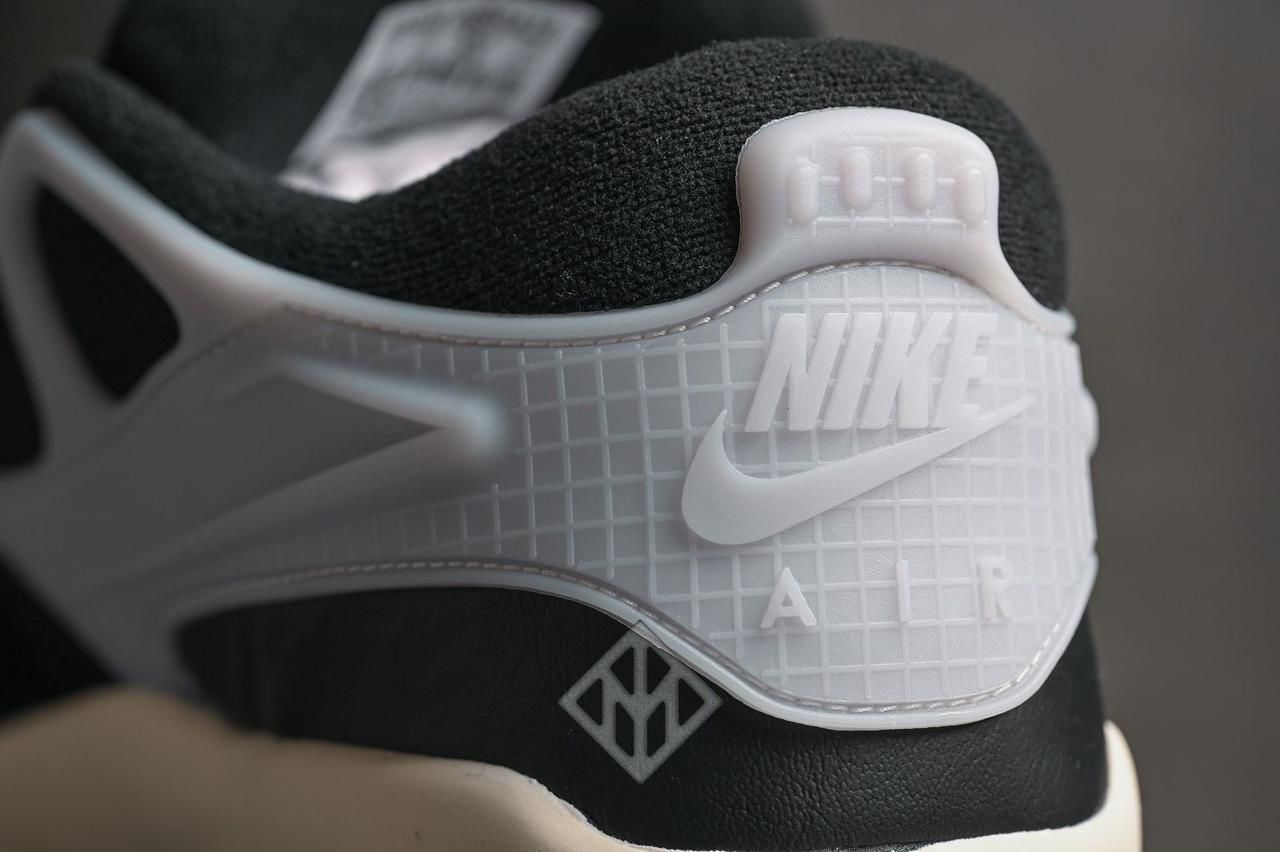 Tênis Masculino Jordan 4 RM