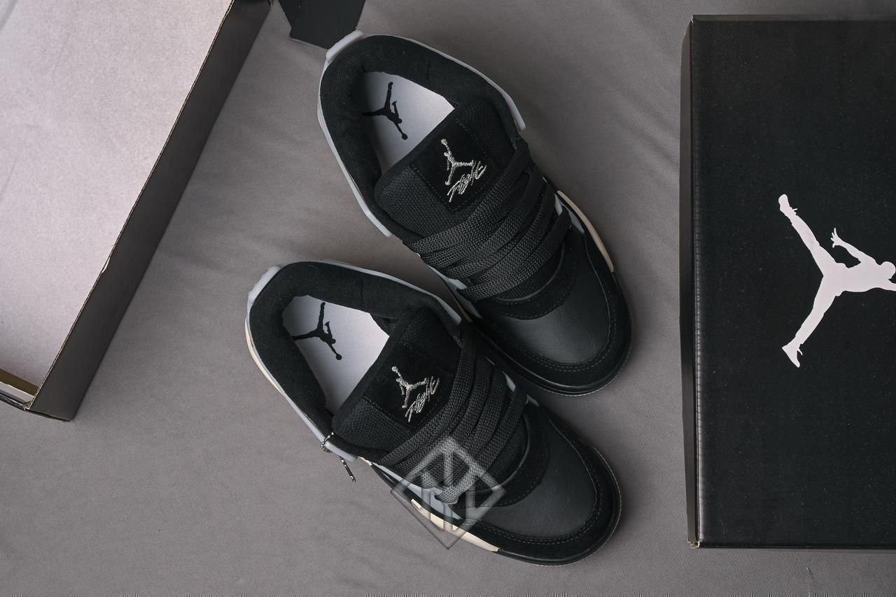 Tênis Masculino Jordan 4 RM