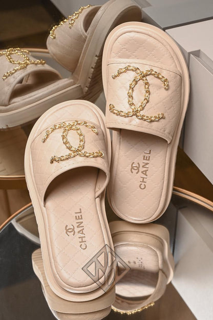 Papete Feminina Flat Form Chanel