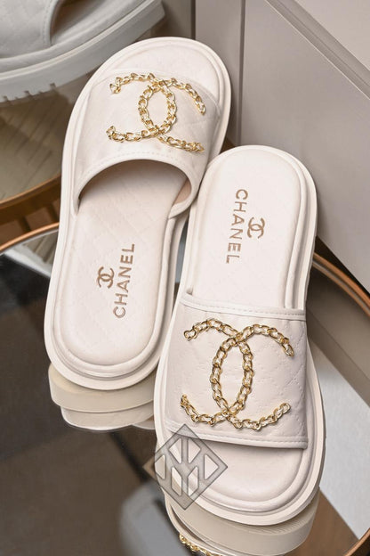 Papete Feminina Flat Form Chanel